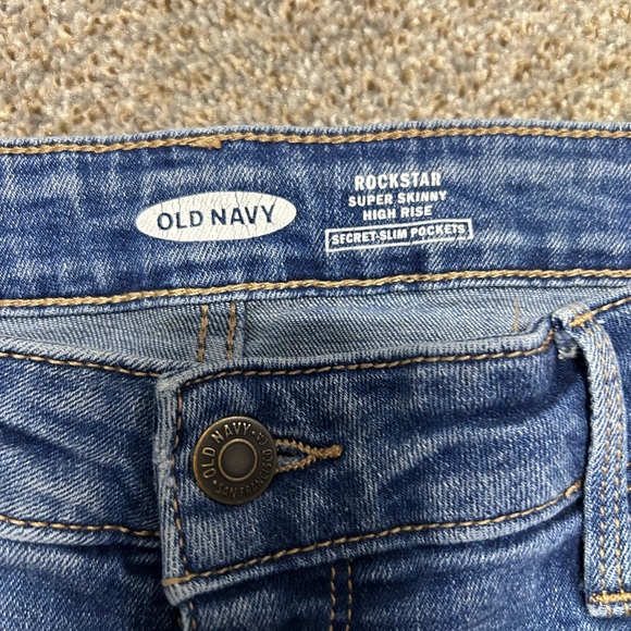 Old Navy High Rise Skinny Jeans - Picture 2 of 10